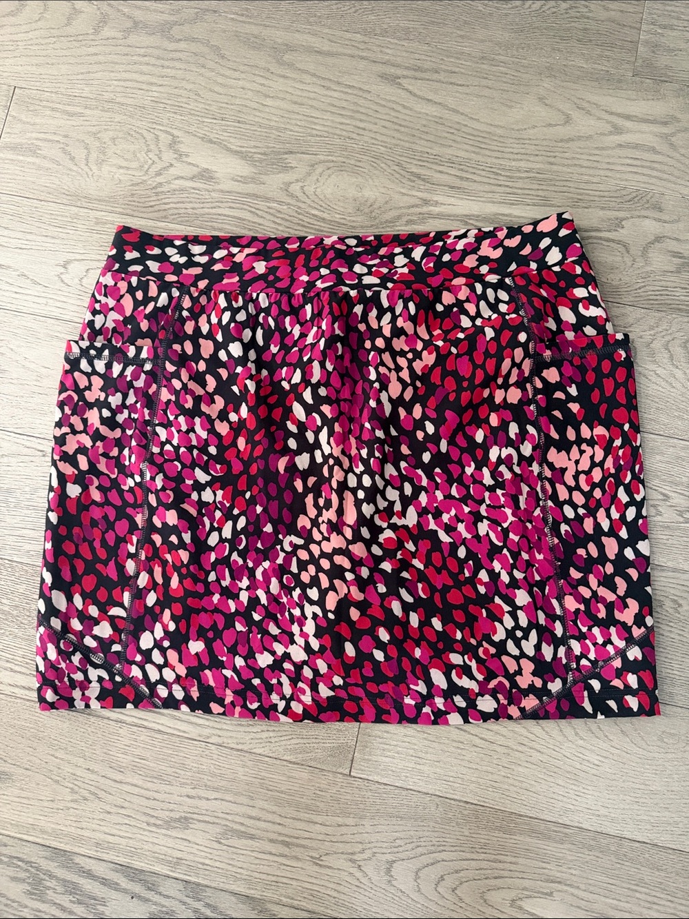Chicos Zenergy Wavy Dot Skort Plum Berry